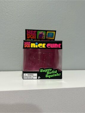 NeeDoh Nice Cube Super Solid Squish - Pink